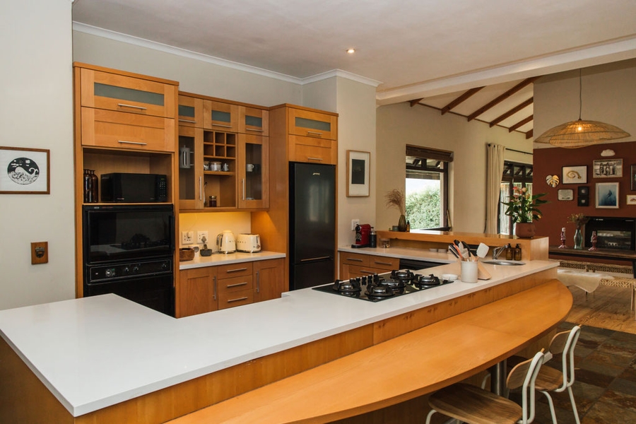 To Let 4 Bedroom Property for Rent in Belvedere Western Cape